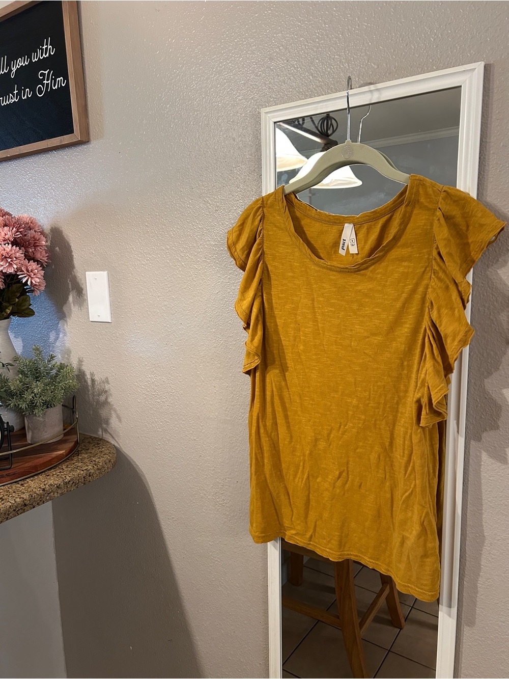 Pact 100% Organic Cotton Mustard Ruffle Sleeve Women’s Top Small
